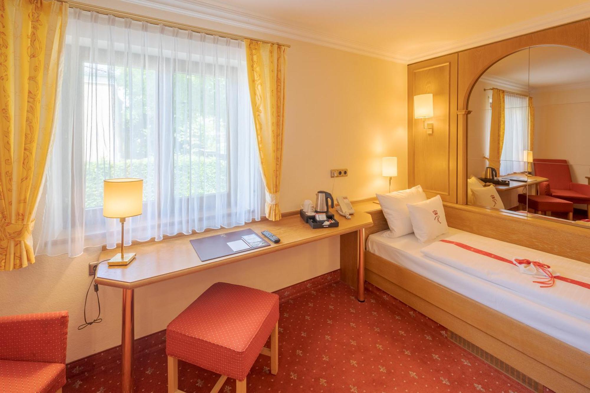 Hotel Am Schlosspark Zum Kurfuerst Oberschleissheim Luaran gambar