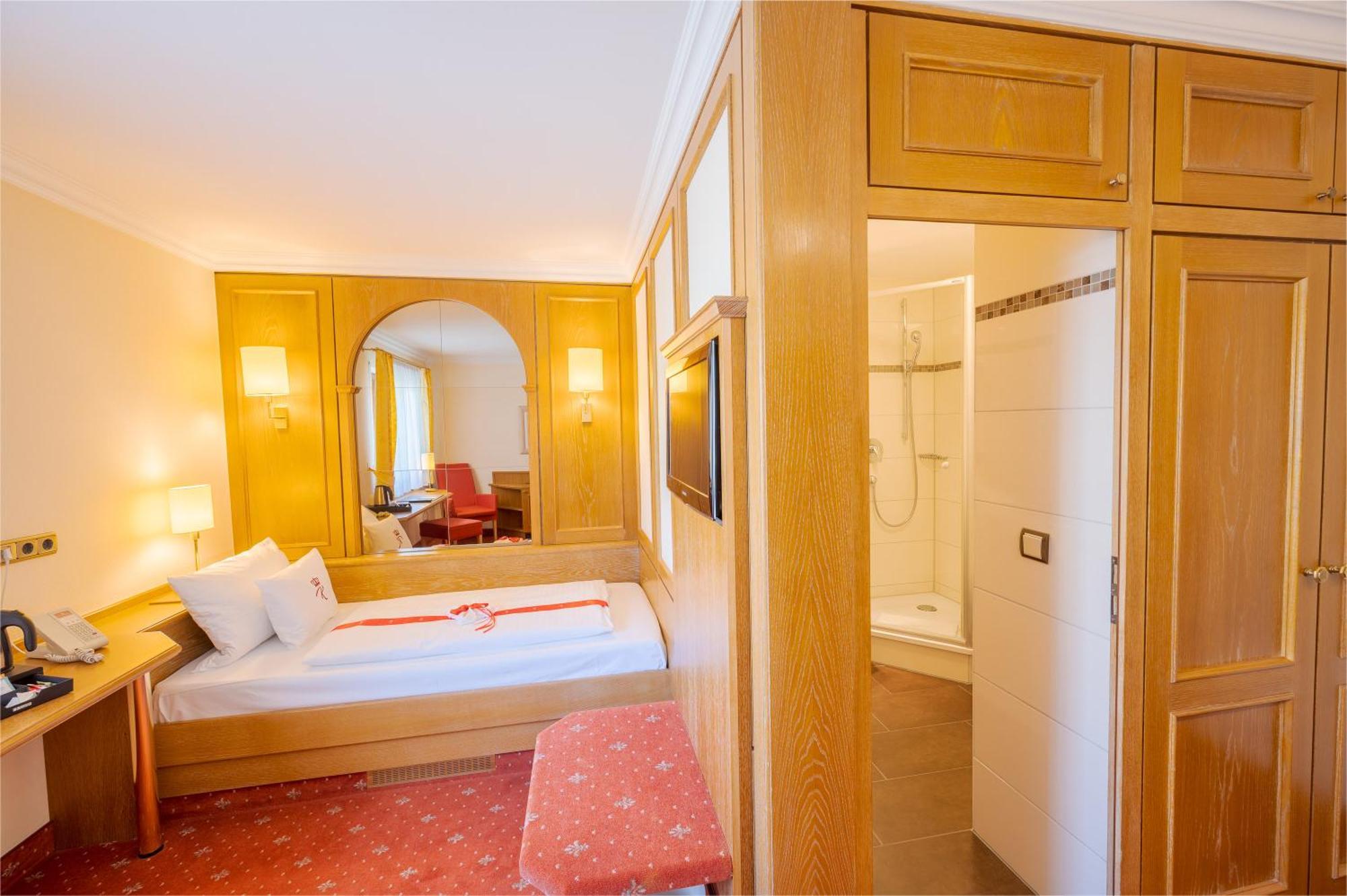 Hotel Am Schlosspark Zum Kurfuerst Oberschleissheim Luaran gambar