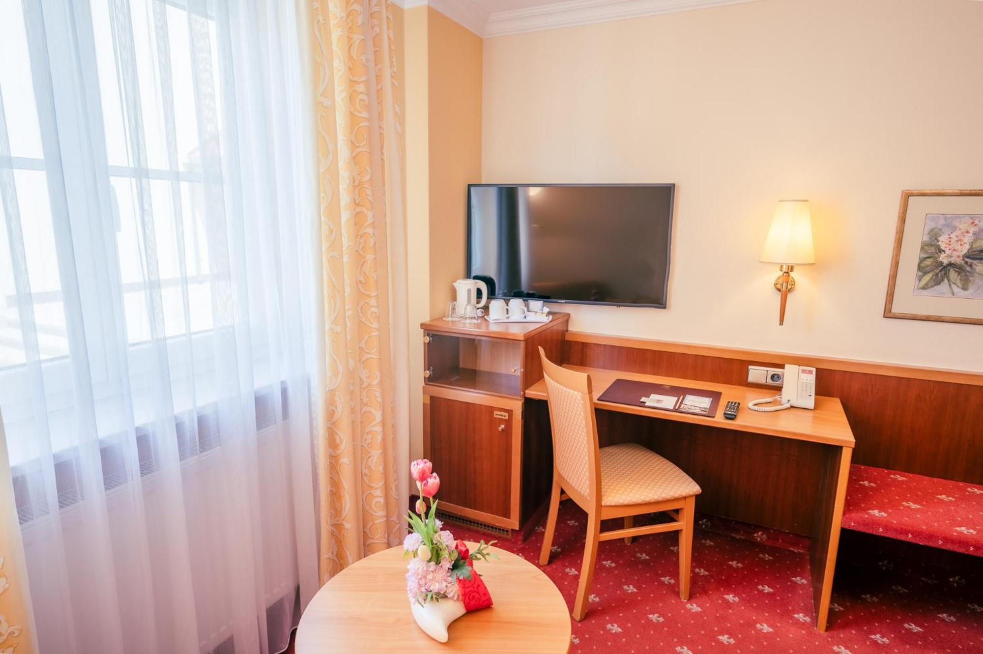 Hotel Am Schlosspark Zum Kurfuerst Oberschleissheim Luaran gambar