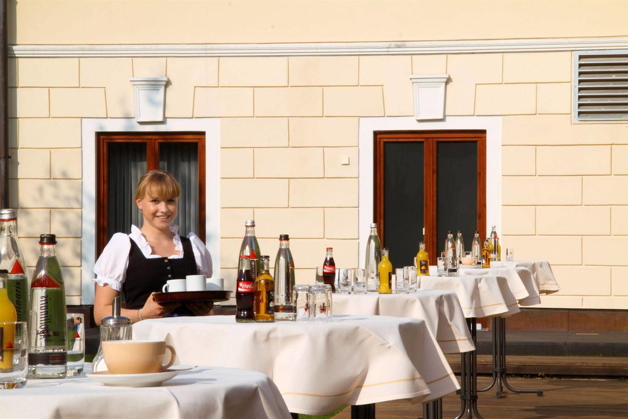 Hotel Am Schlosspark Zum Kurfuerst Oberschleissheim Restoran gambar